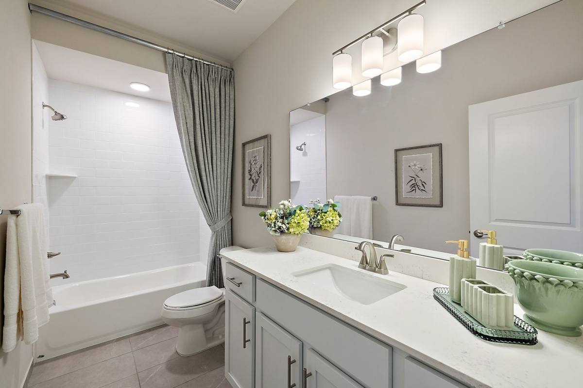 Townhouse for rent at 17904 Galleria Lane, Clinton Township, MI 48038