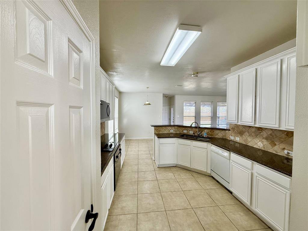 Apartment for rent at 3501 San Patricio Dr, Plano, TX 75025