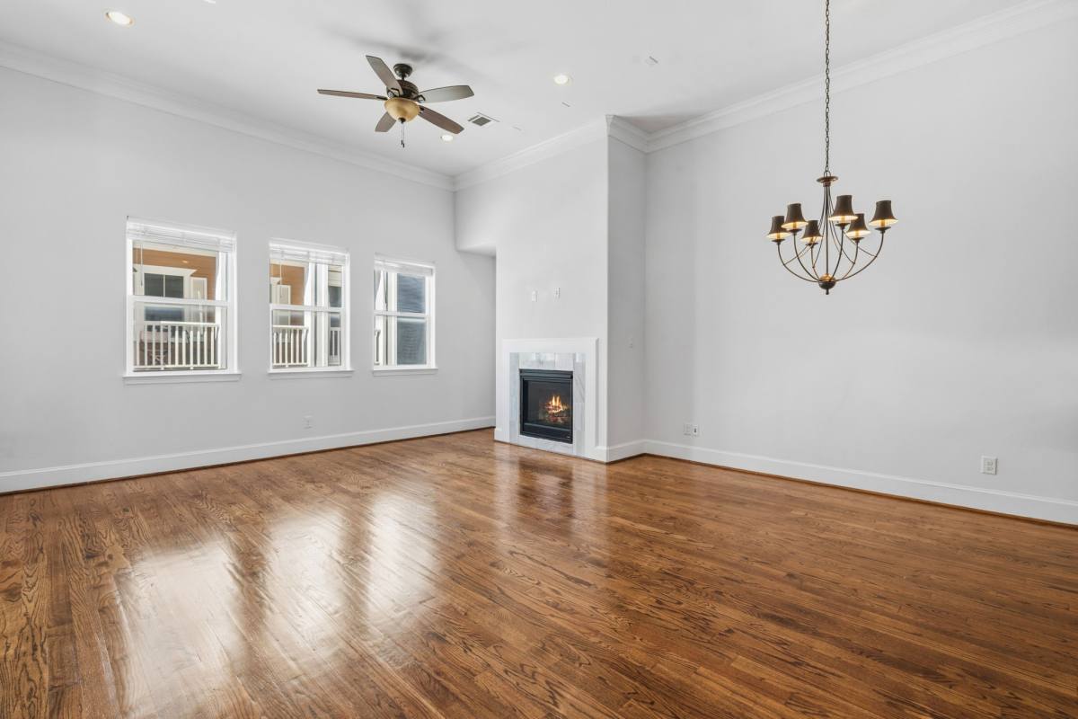 Apartment for rent at 617 W 24th St #617, Houston, TX 77008