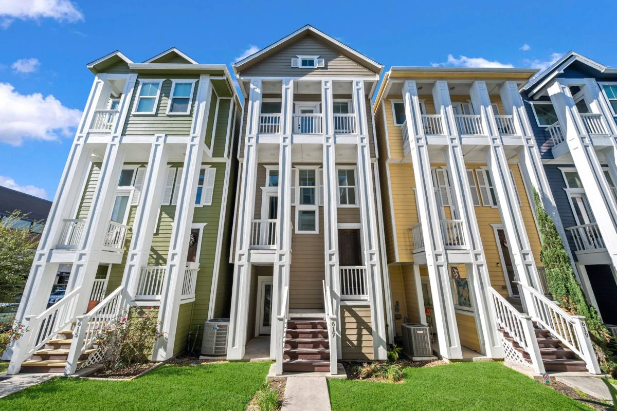 Apartment for rent at 617 W 24th St #617, Houston, TX 77008