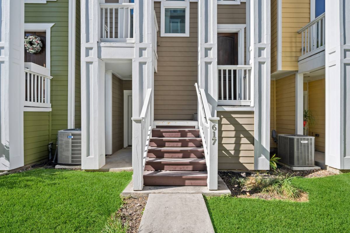 Apartment for rent at 617 W 24th St #617, Houston, TX 77008