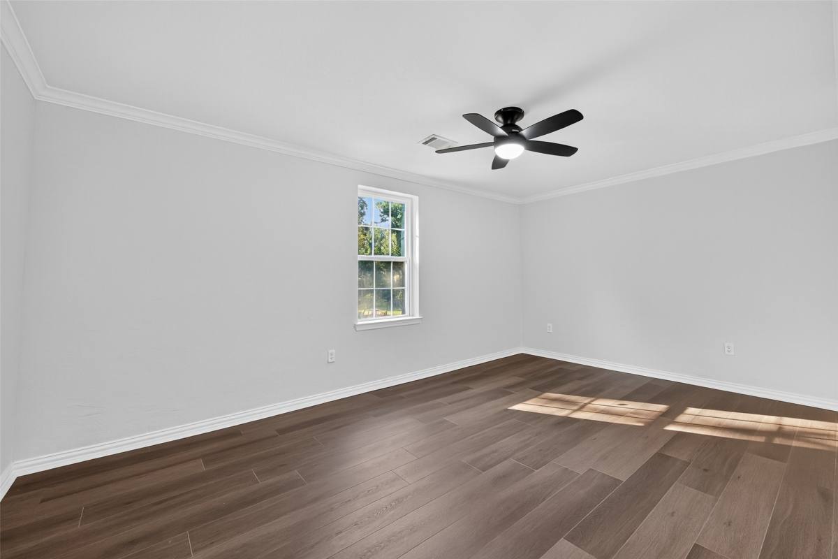 Apartment for rent at 10594 Rustling Oaks Dr, Conroe, TX 77303