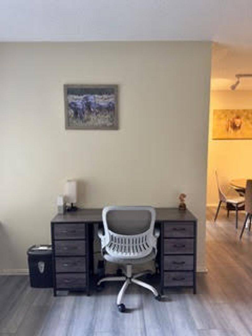 Apartment for rent at 8207 De Longpre Ave #6, Los Angeles, CA 90046