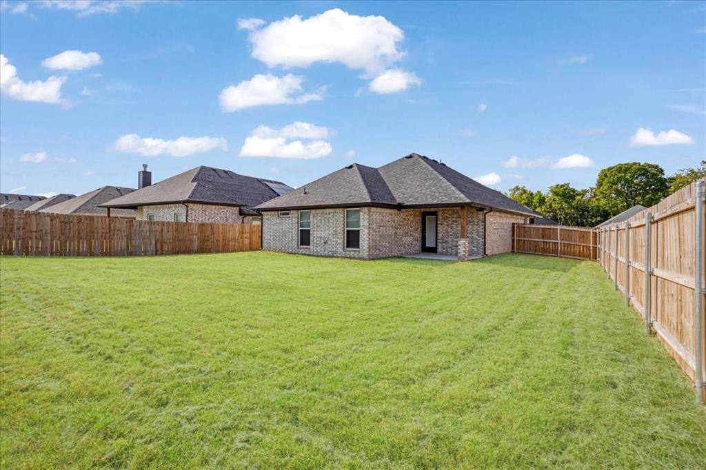 Apartment for rent at 2111 Wyldewood Way, Sherman, TX 75092