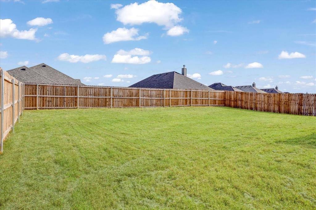Apartment for rent at 2111 Wyldewood Way, Sherman, TX 75092