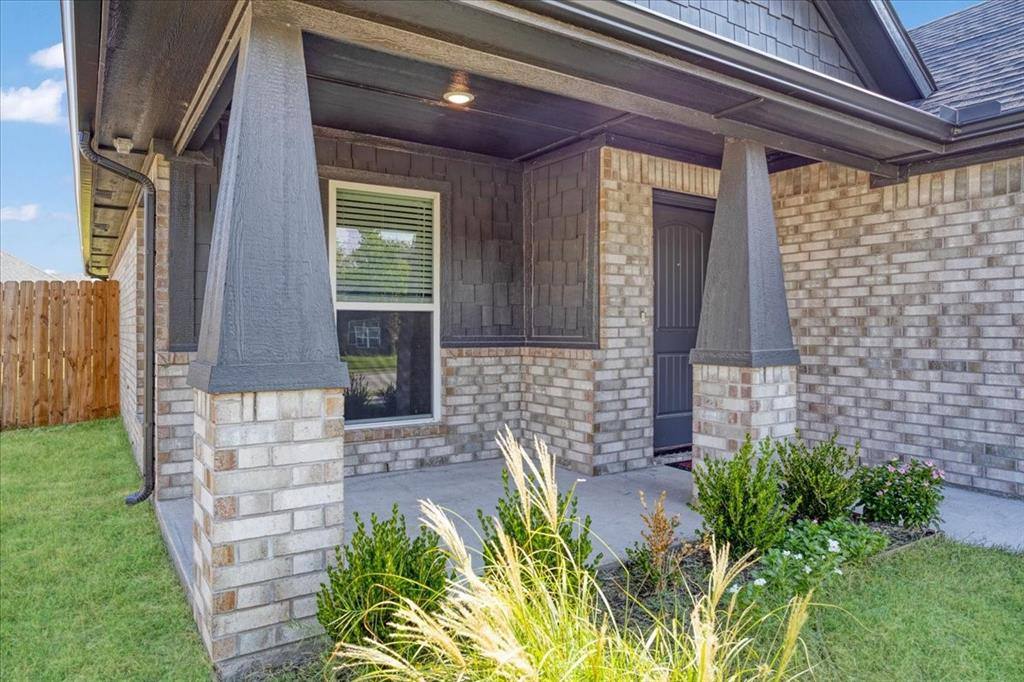 Apartment for rent at 2111 Wyldewood Way, Sherman, TX 75092