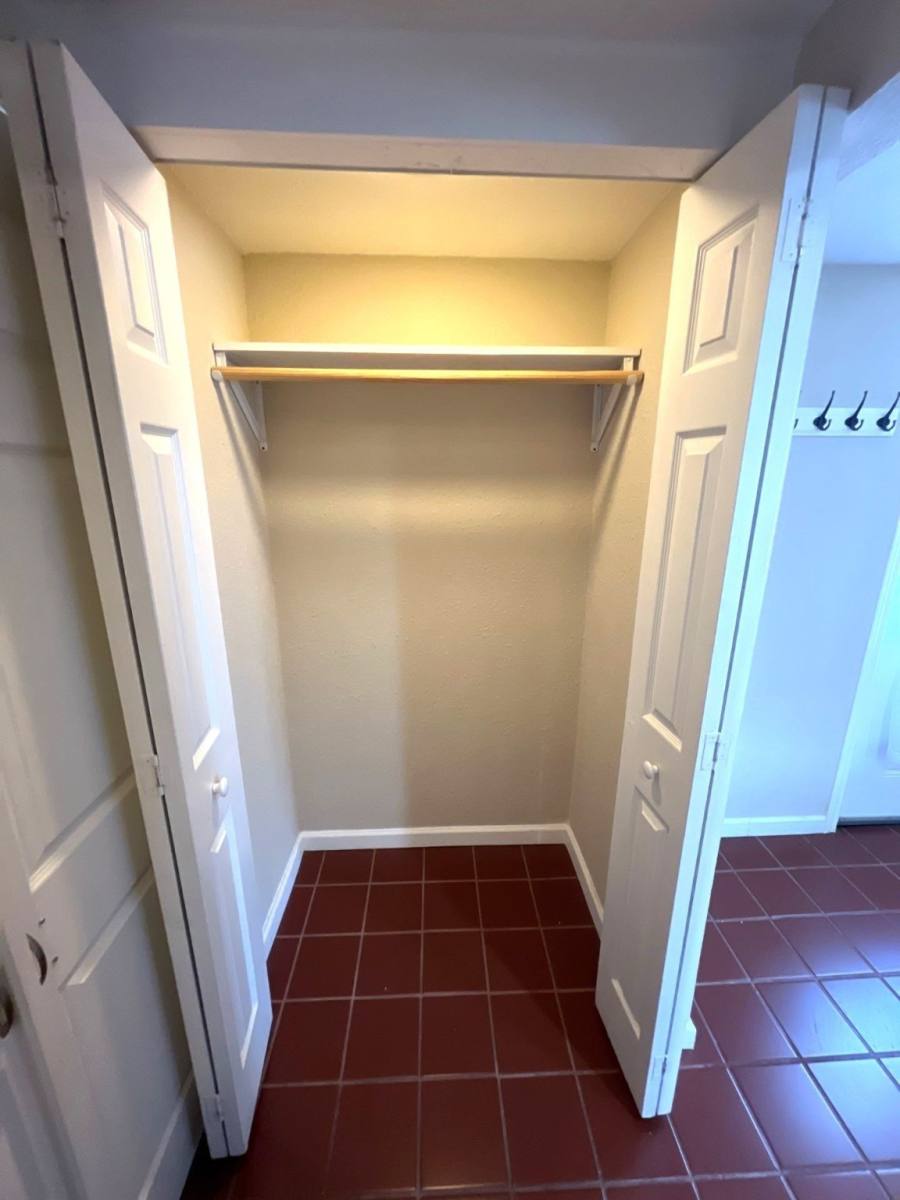 Apartment for rent at 627 E 14th St #627C, Houston, TX 77008