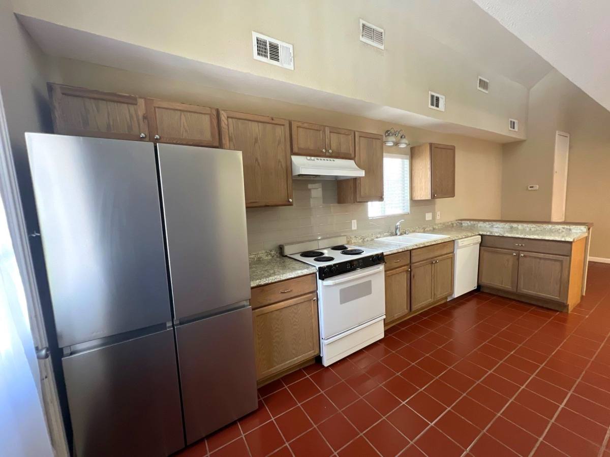 Apartment for rent at 627 E 14th St #627C, Houston, TX 77008