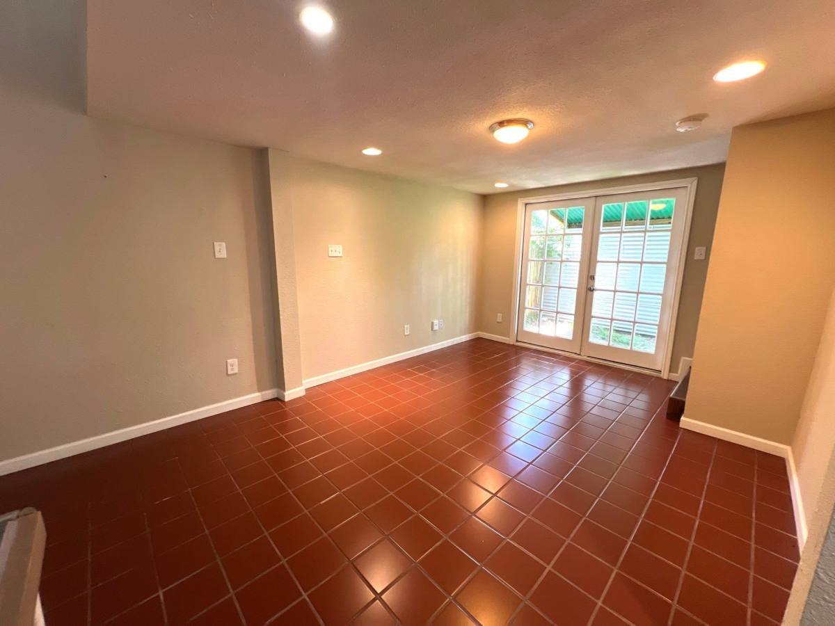 Apartment for rent at 627 E 14th St #627C, Houston, TX 77008