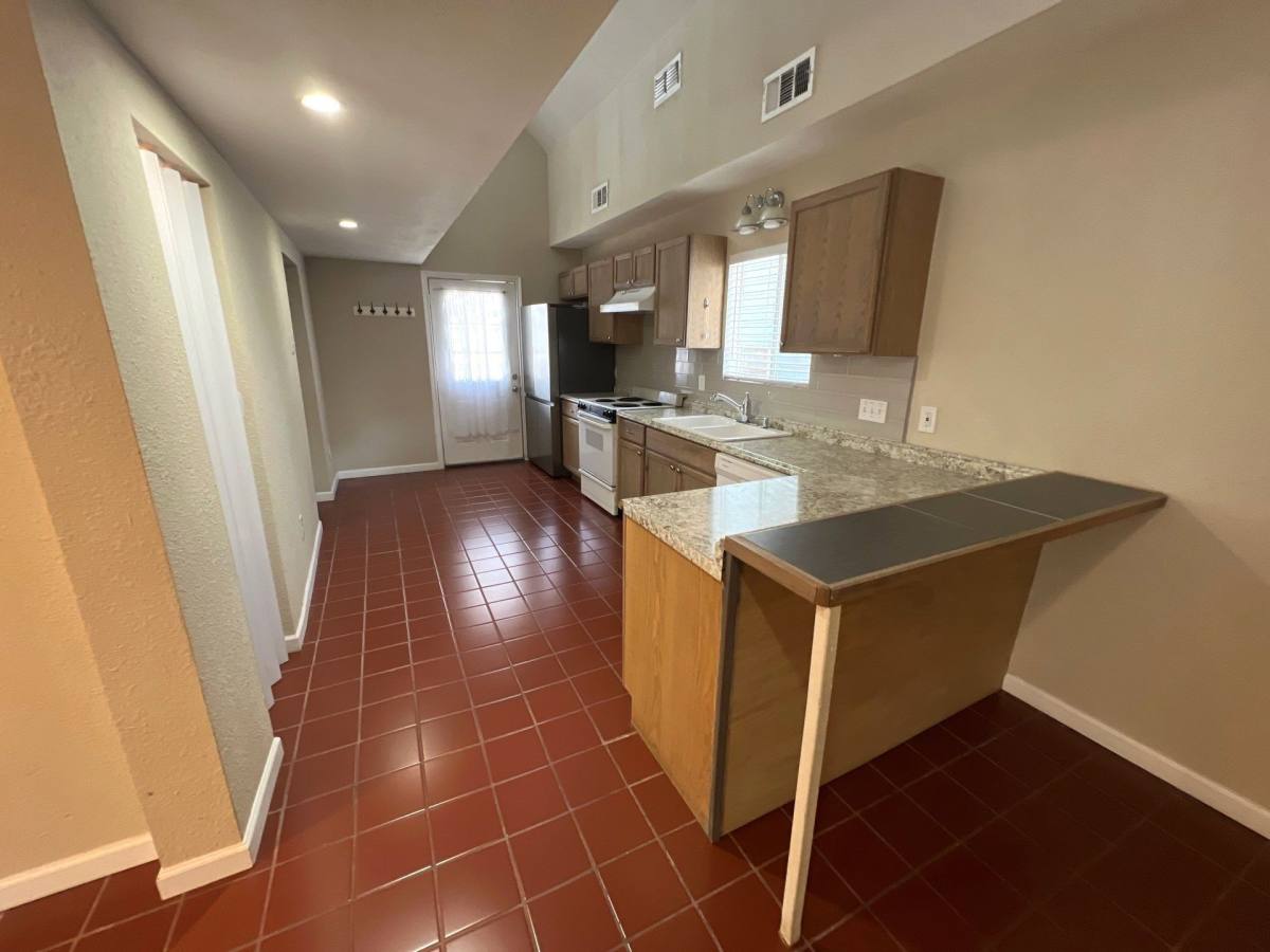 Apartment for rent at 627 E 14th St #627C, Houston, TX 77008