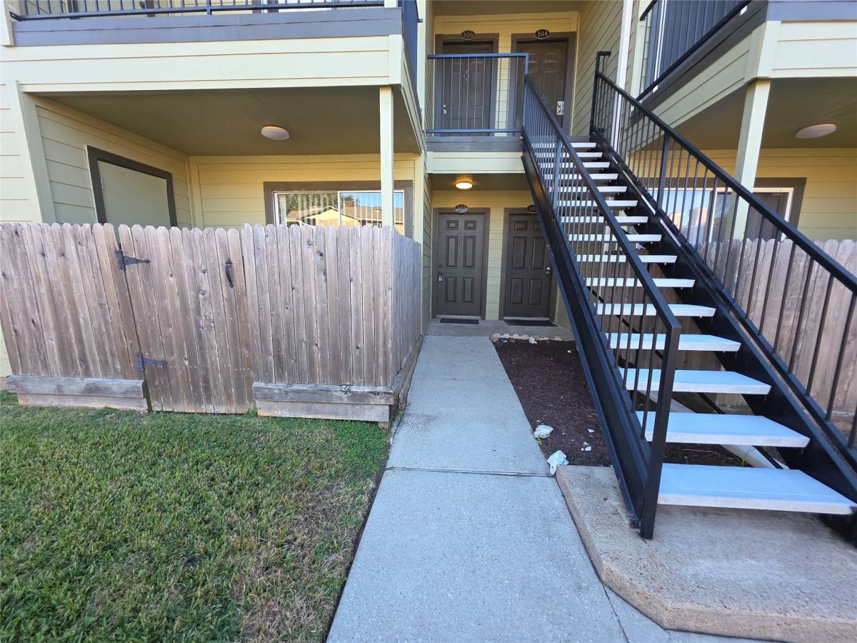 Apartment for rent at 18800 Egret Bay Blvd #507, Houston, TX 77058