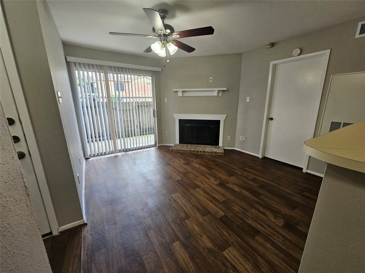 Apartment for rent at 18800 Egret Bay Blvd #507, Houston, TX 77058