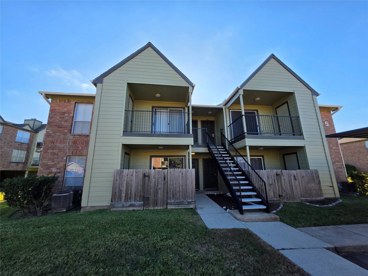 Apartment for rent at 18800 Egret Bay Blvd #507, Houston, TX 77058