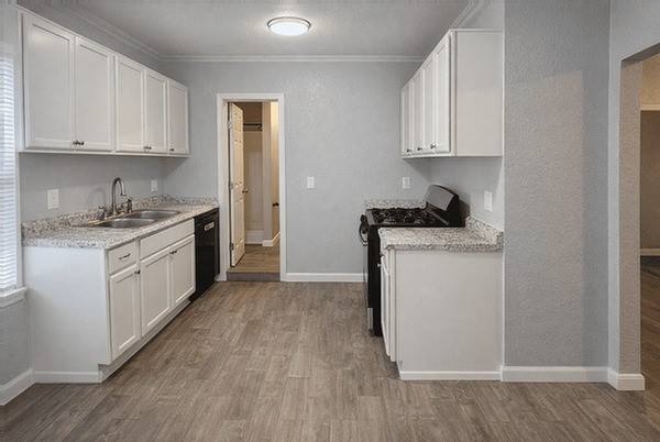 Apartment for rent at 511 W Cleveland St #511-2, Alvin, TX 77511