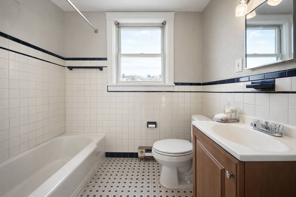 Apartment for rent at 3535 Lyndale Ave, Baltimore, MD 21213