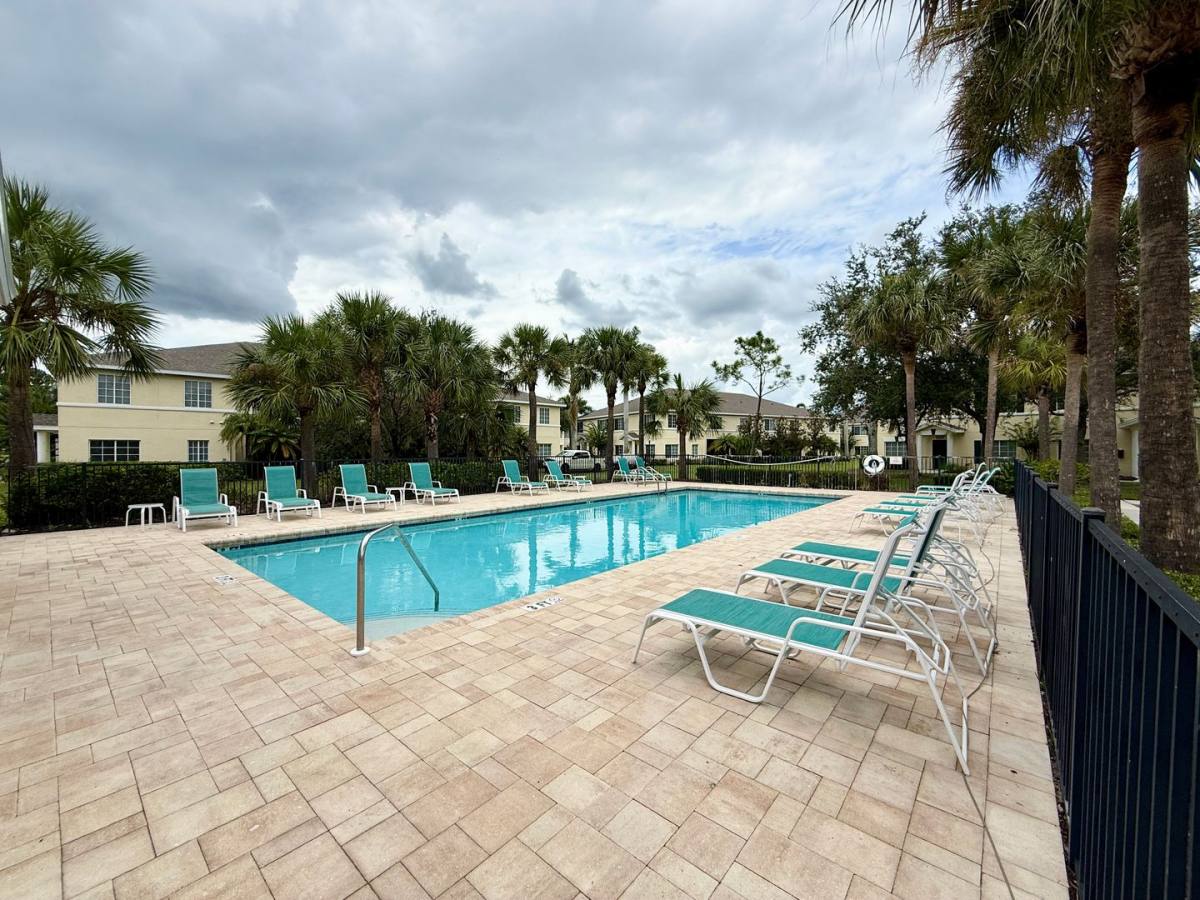 Townhouse for rent at 250 Cape Harbour Loop #107, Bradenton, FL 34212