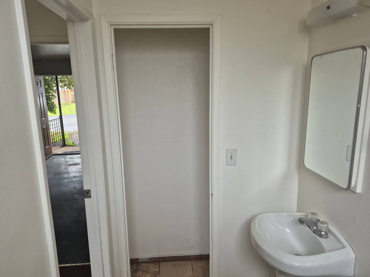 Apartment for rent at 5935 Old Highway 53, Clearlake, CA 95422
