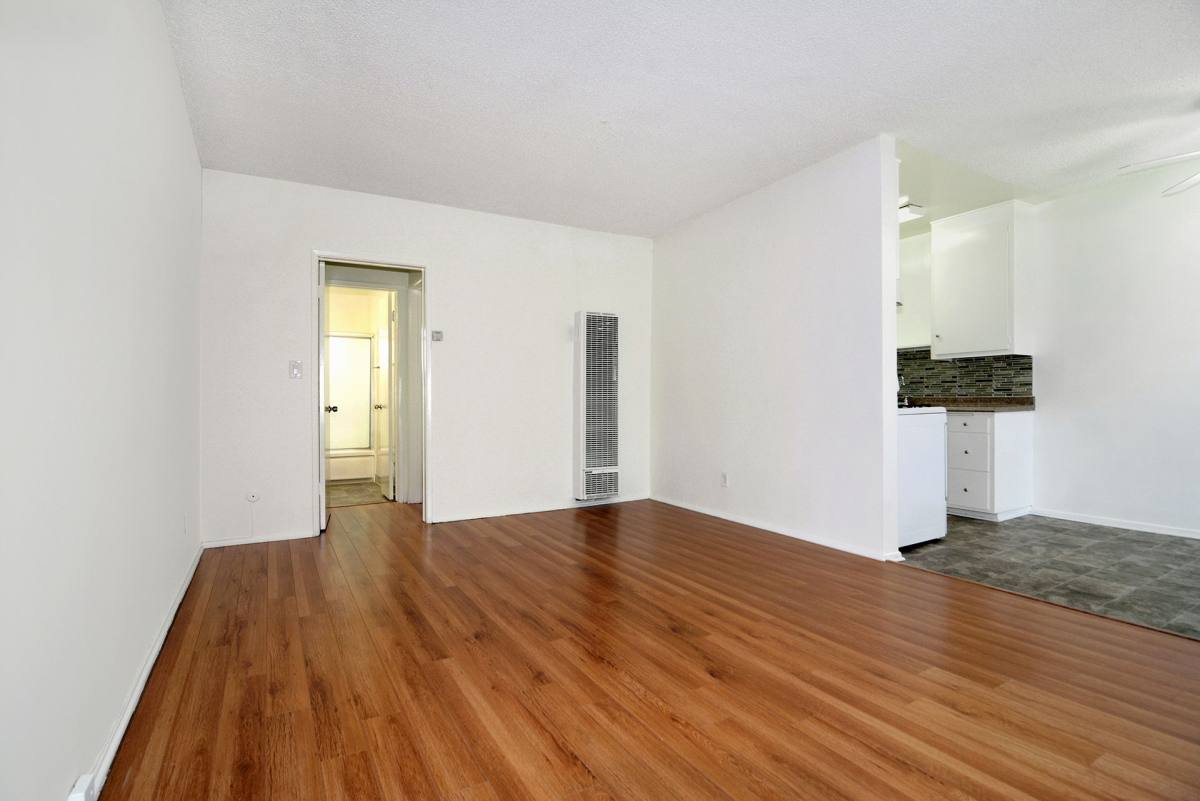 Apartment for rent at 128 W Maple St, Glendale, CA 91204