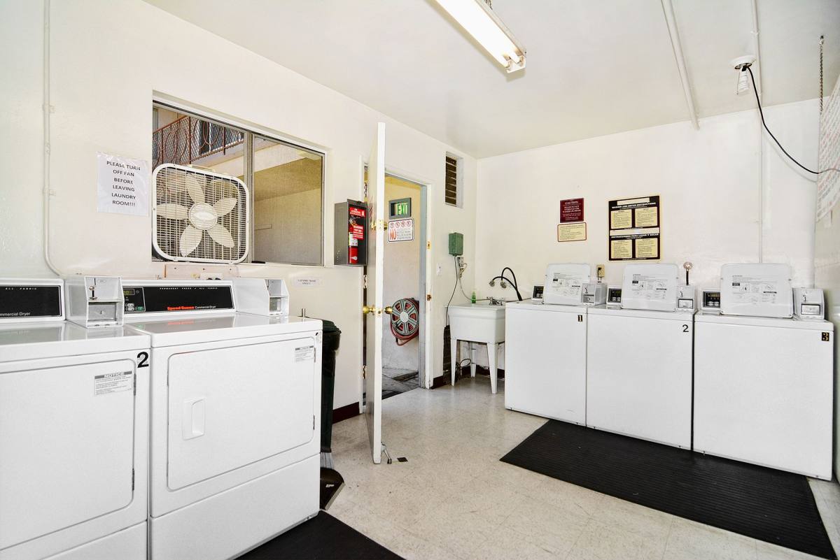 Apartment for rent at 128 W Maple St, Glendale, CA 91204