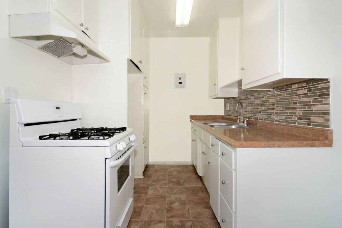 Apartment for rent at 128 W Maple St, Glendale, CA 91204