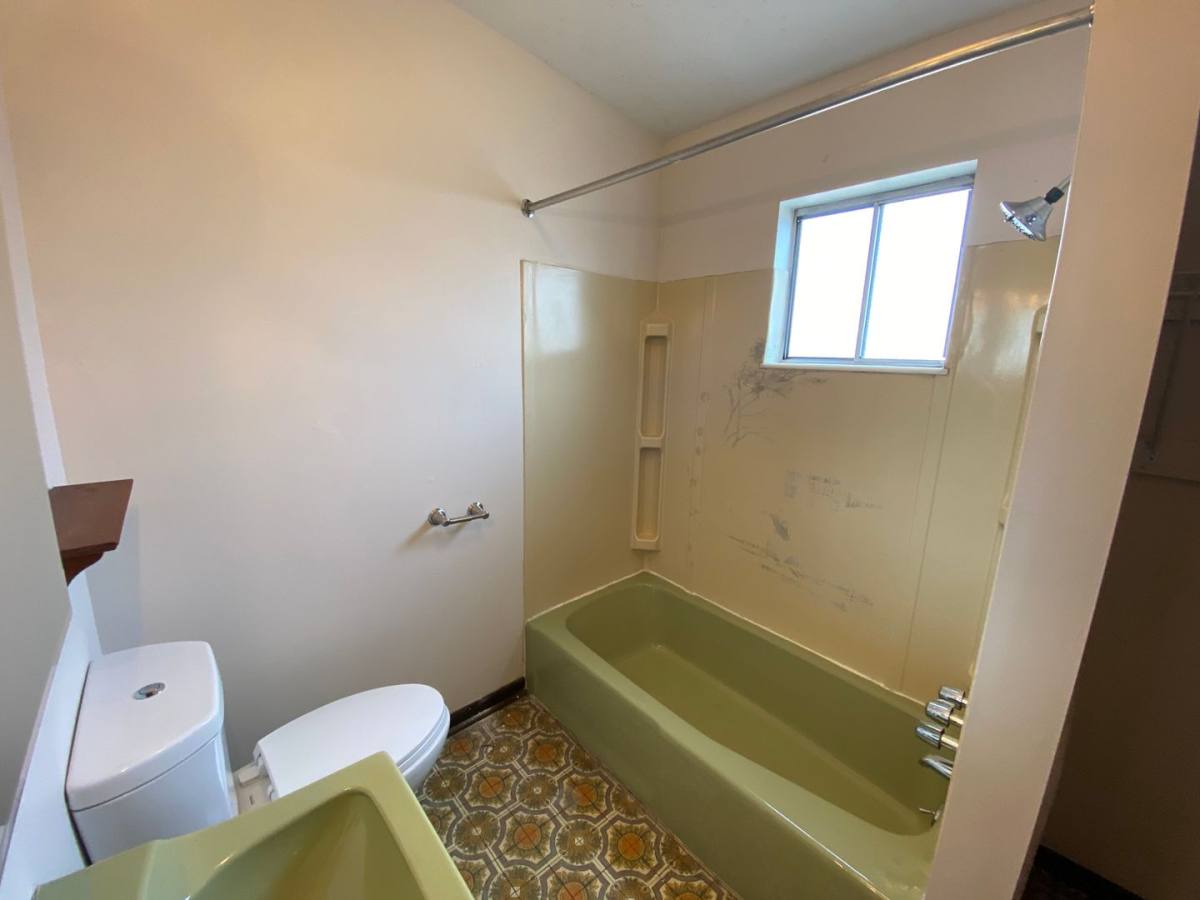 Apartment for rent at 221-223 E Livingston Ave, Columbus, OH 43215