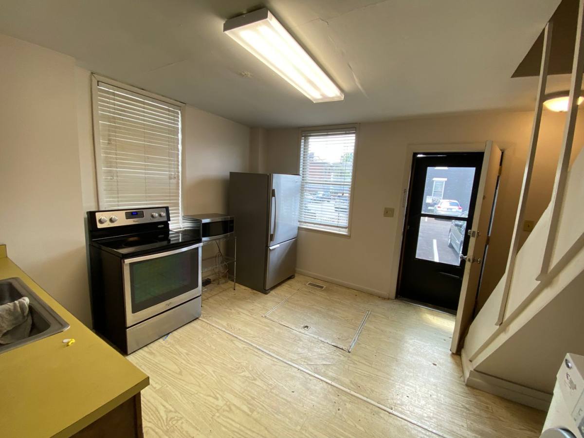 Apartment for rent at 221-223 E Livingston Ave, Columbus, OH 43215