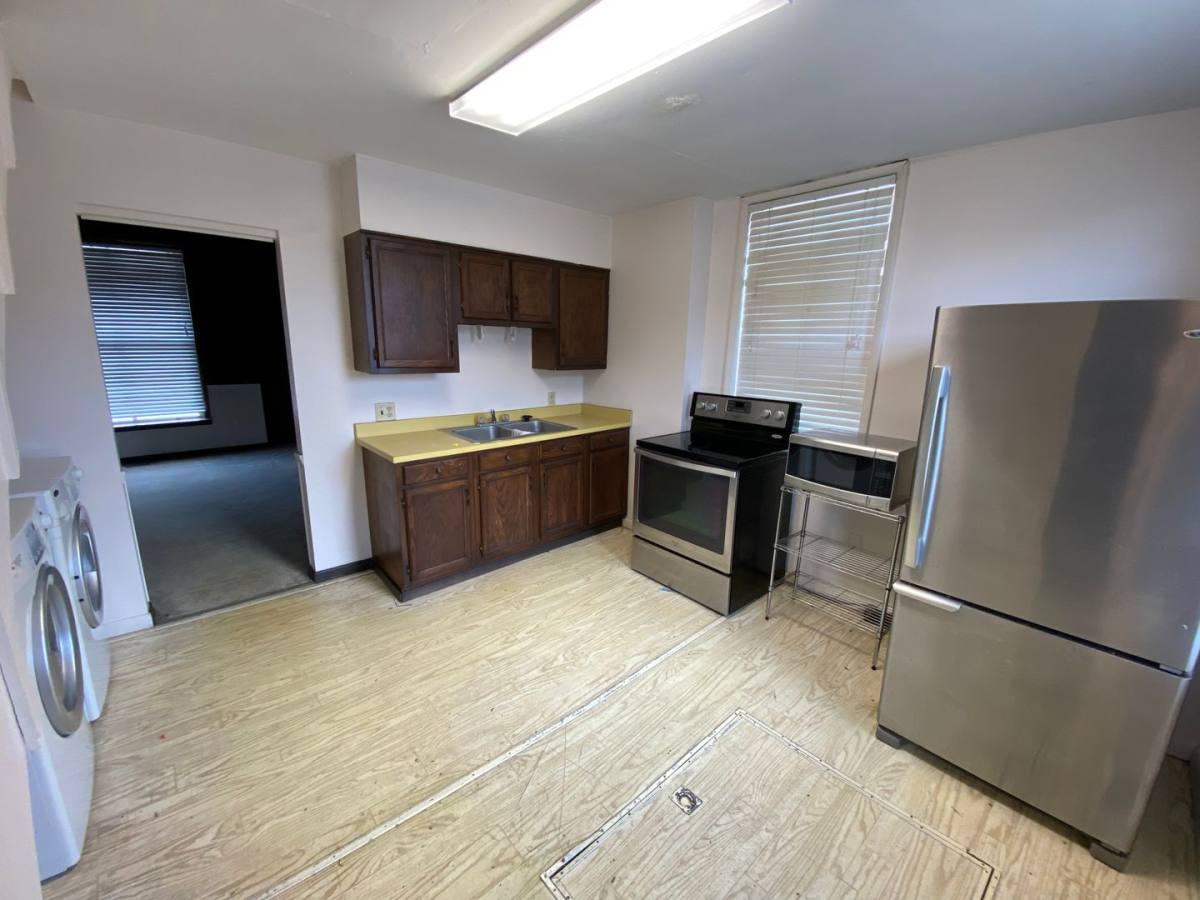 Apartment for rent at 221-223 E Livingston Ave, Columbus, OH 43215