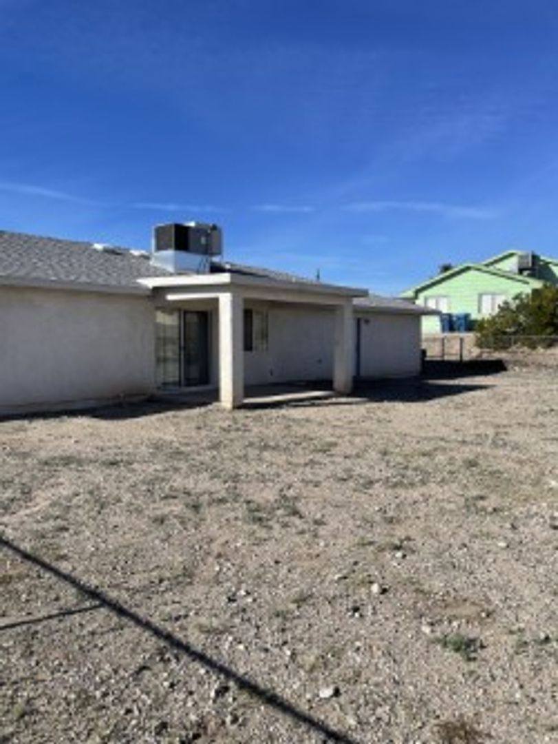 House for rent at 3164 Leawood Dr, Lake Havasu City, AZ 86404