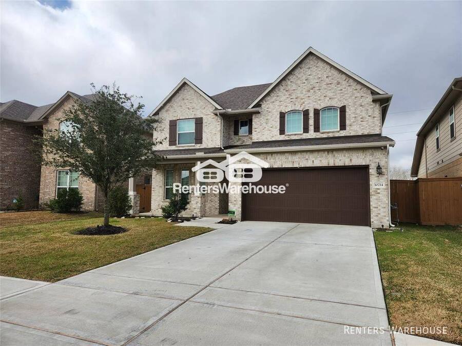 House for rent at 10714 Cliffs View Dr, Rosharon, TX 77583
