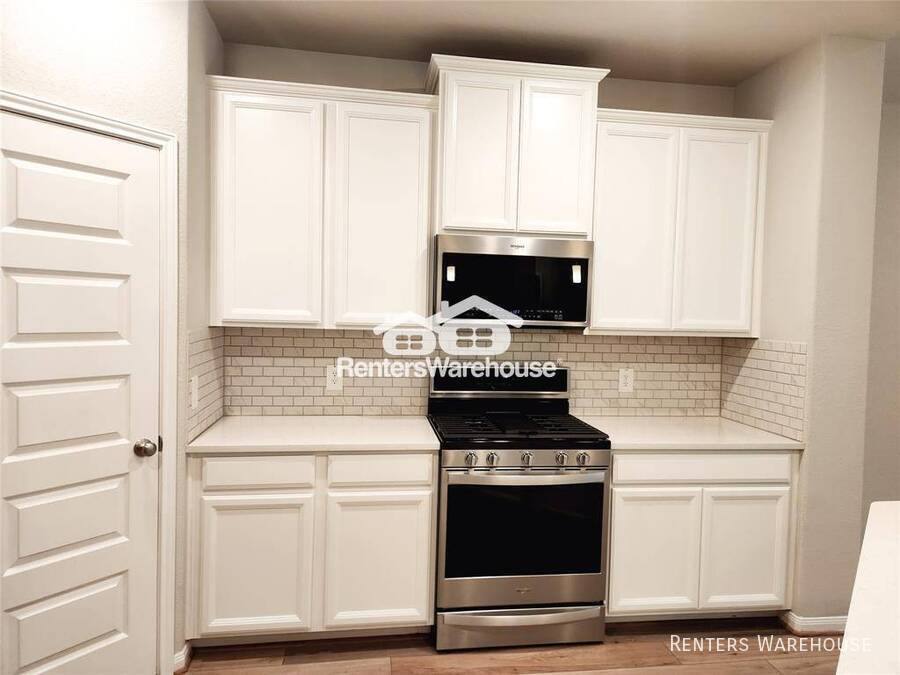 House for rent at 10714 Cliffs View Dr, Rosharon, TX 77583
