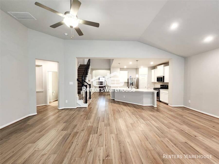 House for rent at 10714 Cliffs View Dr, Rosharon, TX 77583