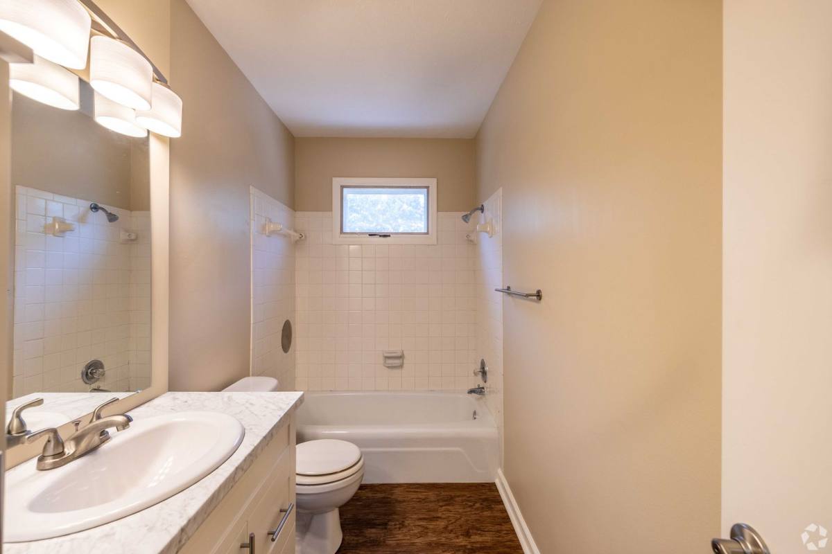Apartment for rent at 302 Chateau Dr, Bellevue, NE 68005