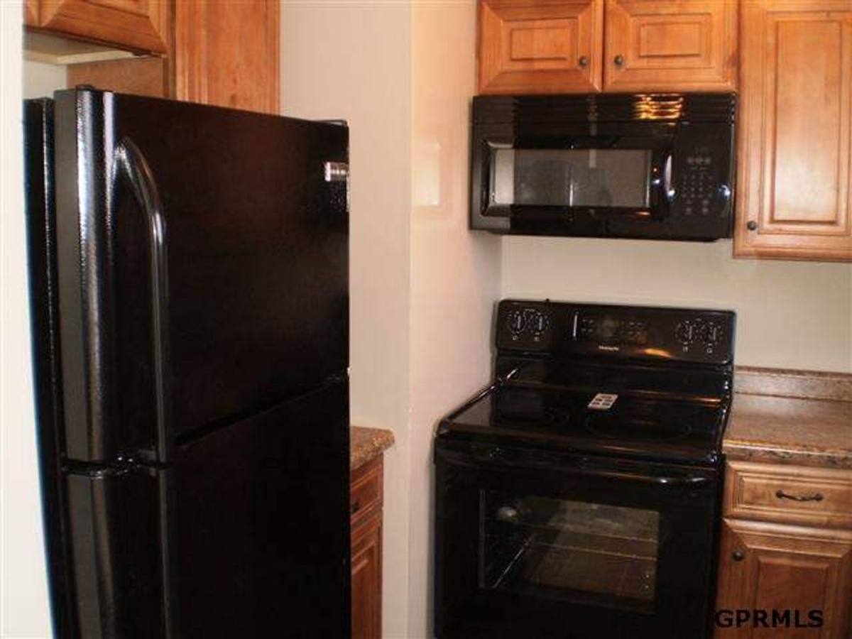 Apartment for rent at 302 Chateau Dr, Bellevue, NE 68005