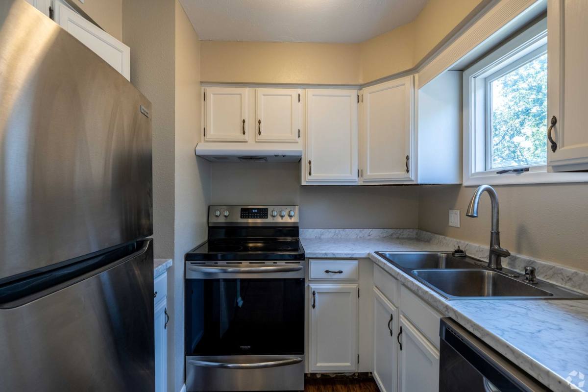 Apartment for rent at 302 Chateau Dr, Bellevue, NE 68005