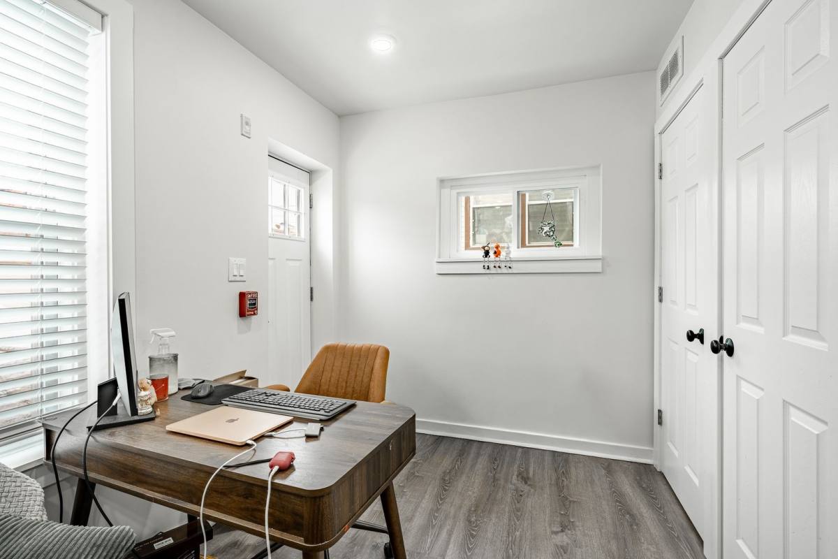 Apartment for rent at 324-326 Darby Rd #1R, Havertown, PA 19083