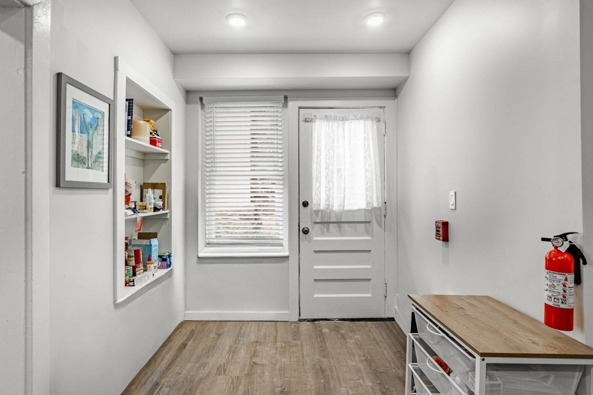 Apartment for rent at 324-326 Darby Rd #1R, Havertown, PA 19083