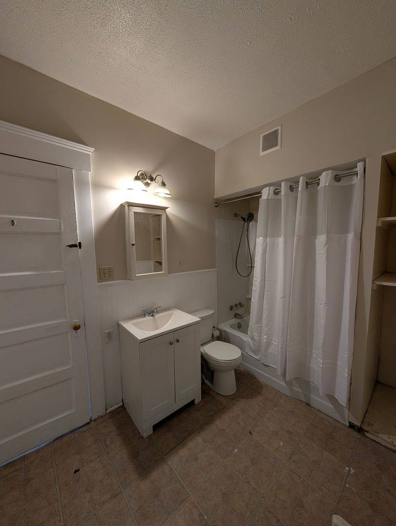 Apartment for rent at 3801 Mapledale Ave, Cleveland, OH 44109