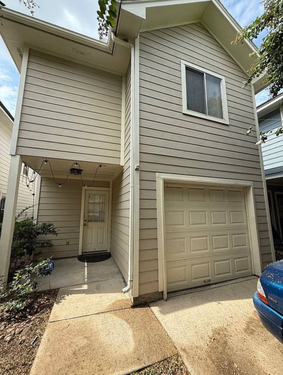 Apartment for rent at 1204 Andrews St, Houston, TX 77019