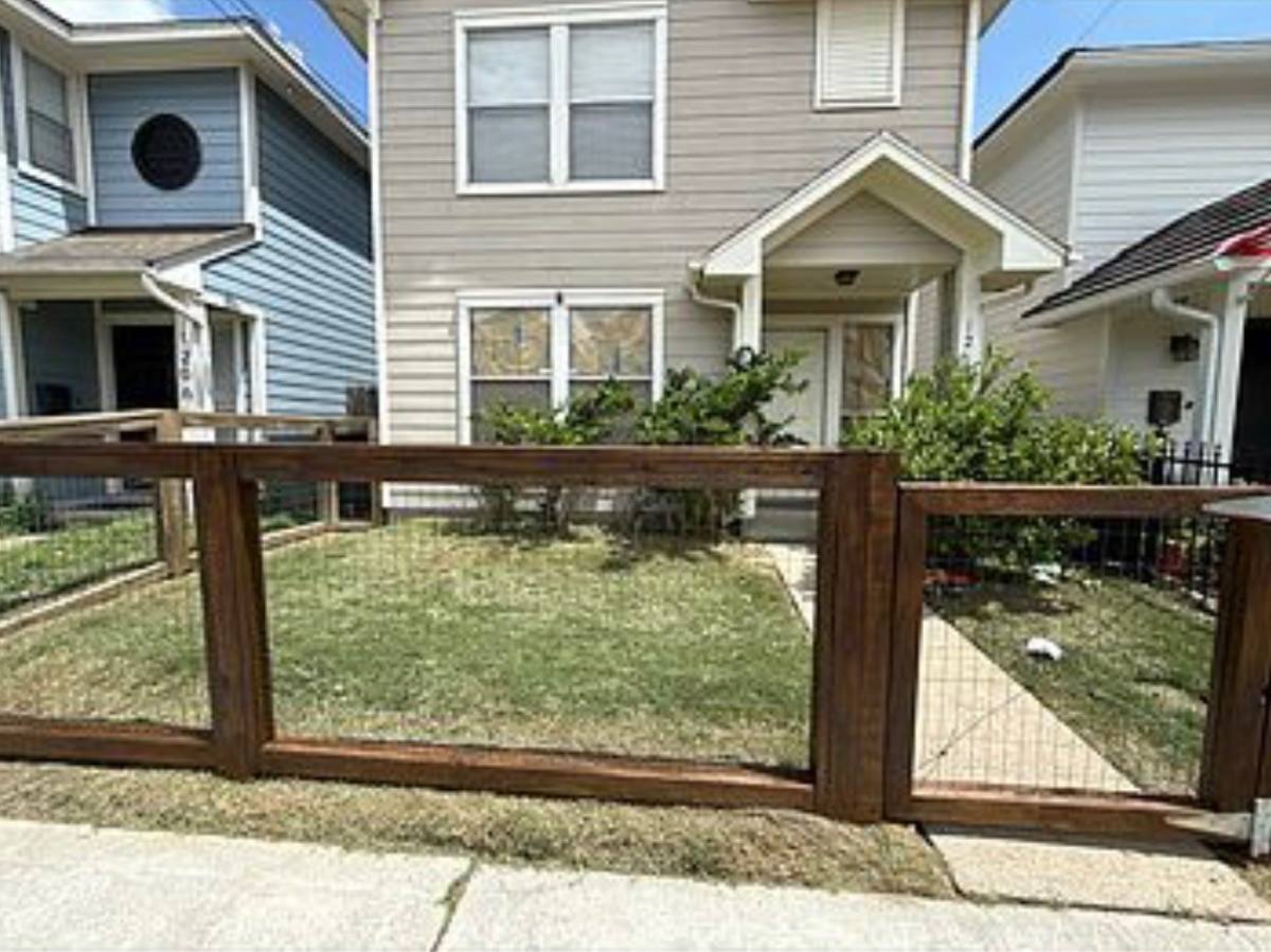 Apartment for rent at 1204 Andrews St, Houston, TX 77019