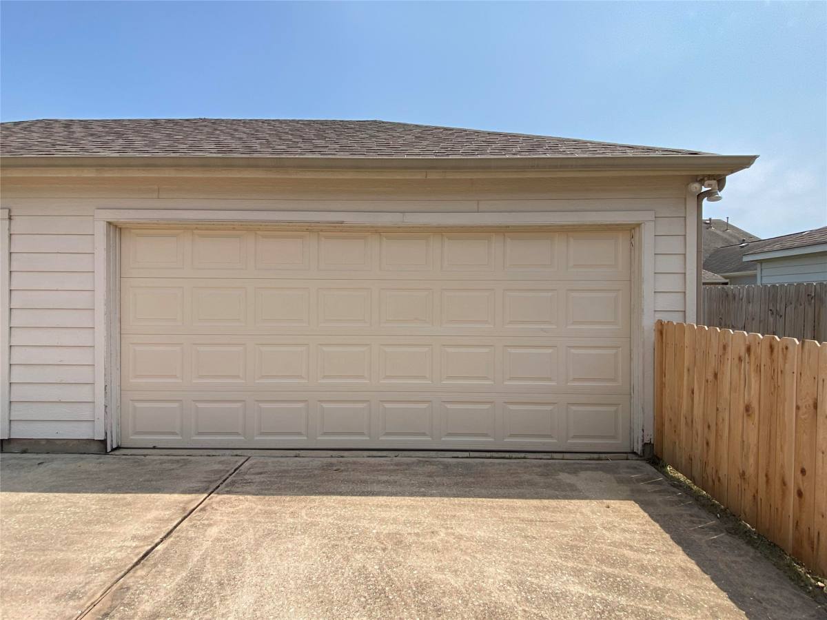 Townhouse for rent at 29726 Sullivan Oaks Dr, Spring, TX 77386