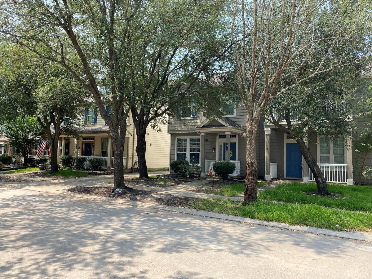 Townhouse for rent at 29726 Sullivan Oaks Dr, Spring, TX 77386