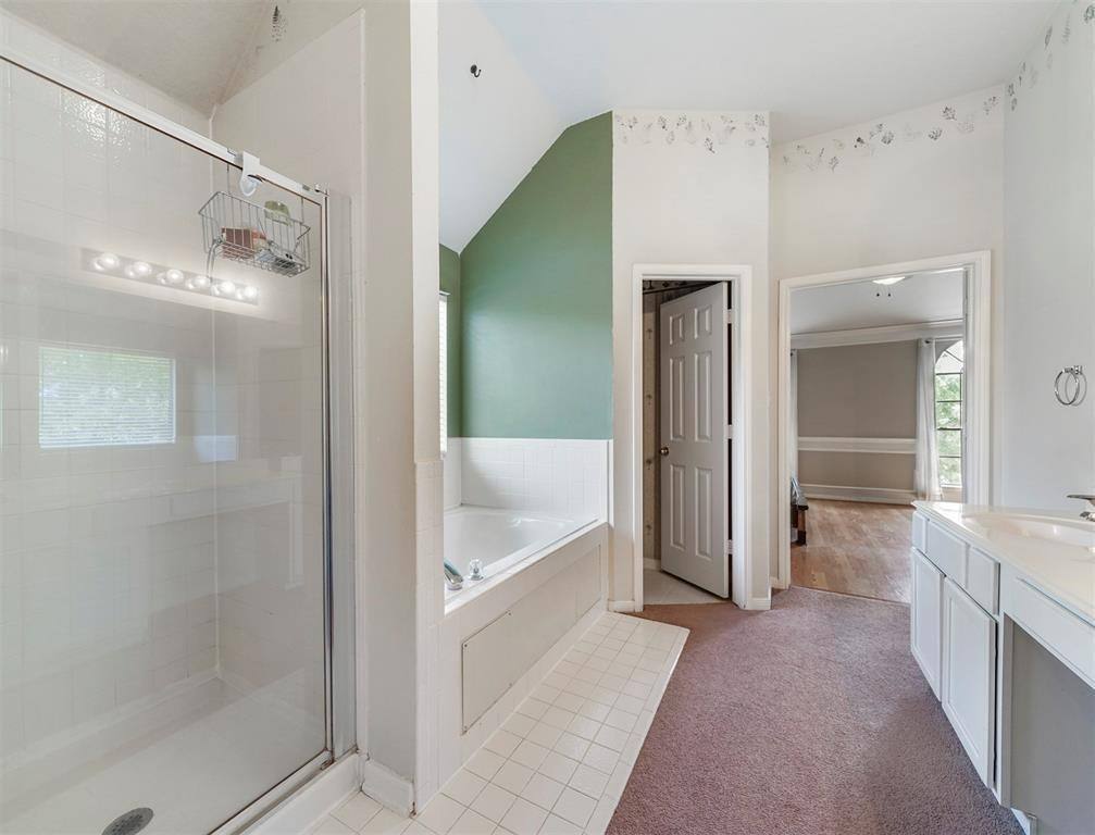 Apartment for rent at 25719 Bearborough Dr, Spring, TX 77386