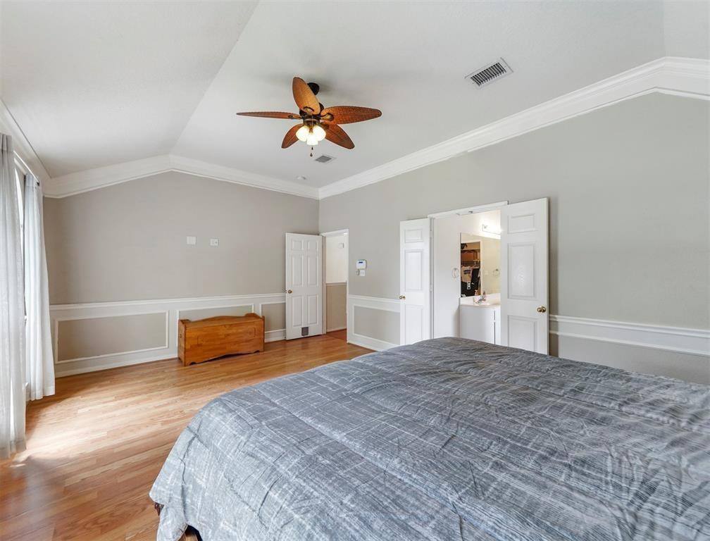 Apartment for rent at 25719 Bearborough Dr, Spring, TX 77386