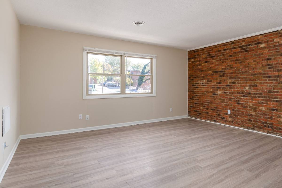 Apartment for rent at 516 S Mendenhall St, Greensboro, NC 27403