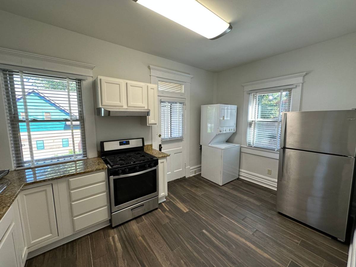 Apartment for rent at 182 W 1st Ave, Columbus, OH 43201