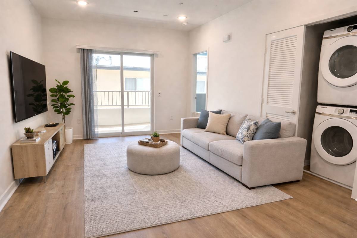Townhouse for rent at 1024 W Romneya Dr, Anaheim, CA 92801