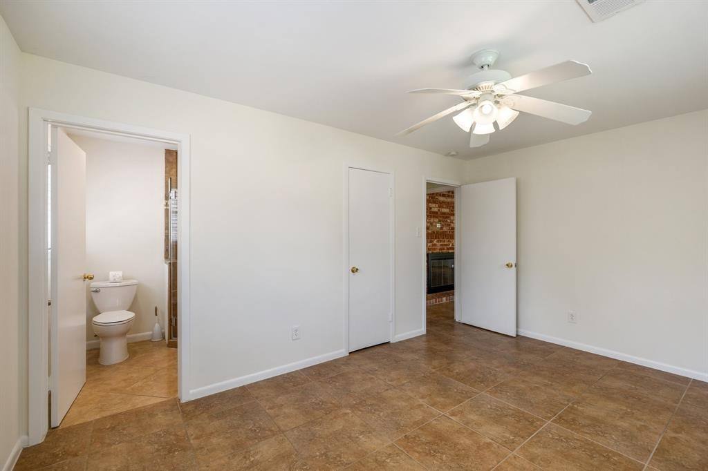 Apartment for rent at 10214 Londonderry Dr, Houston, TX 77043