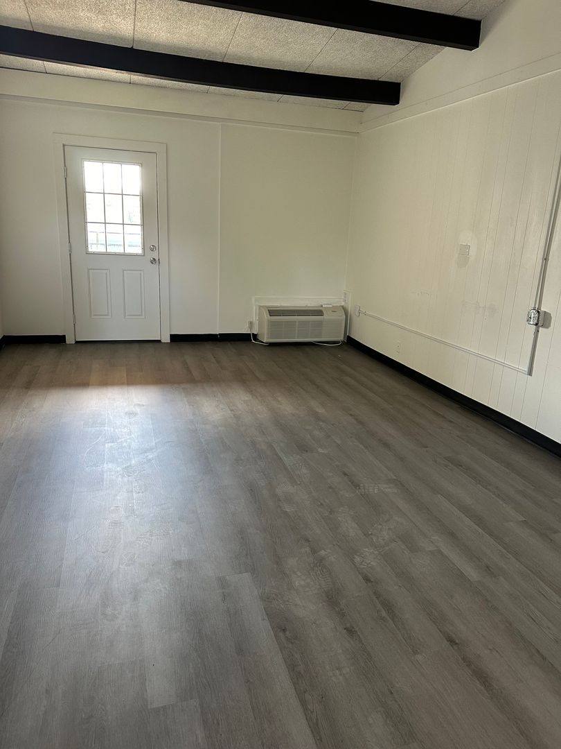Apartment for rent at 15589 Lee Highway, Bristol, VA 24201