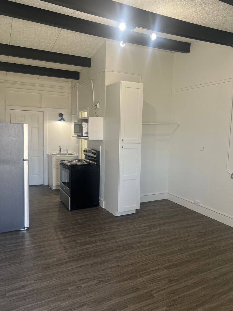 Apartment for rent at 15589 Lee Highway, Bristol, VA 24201