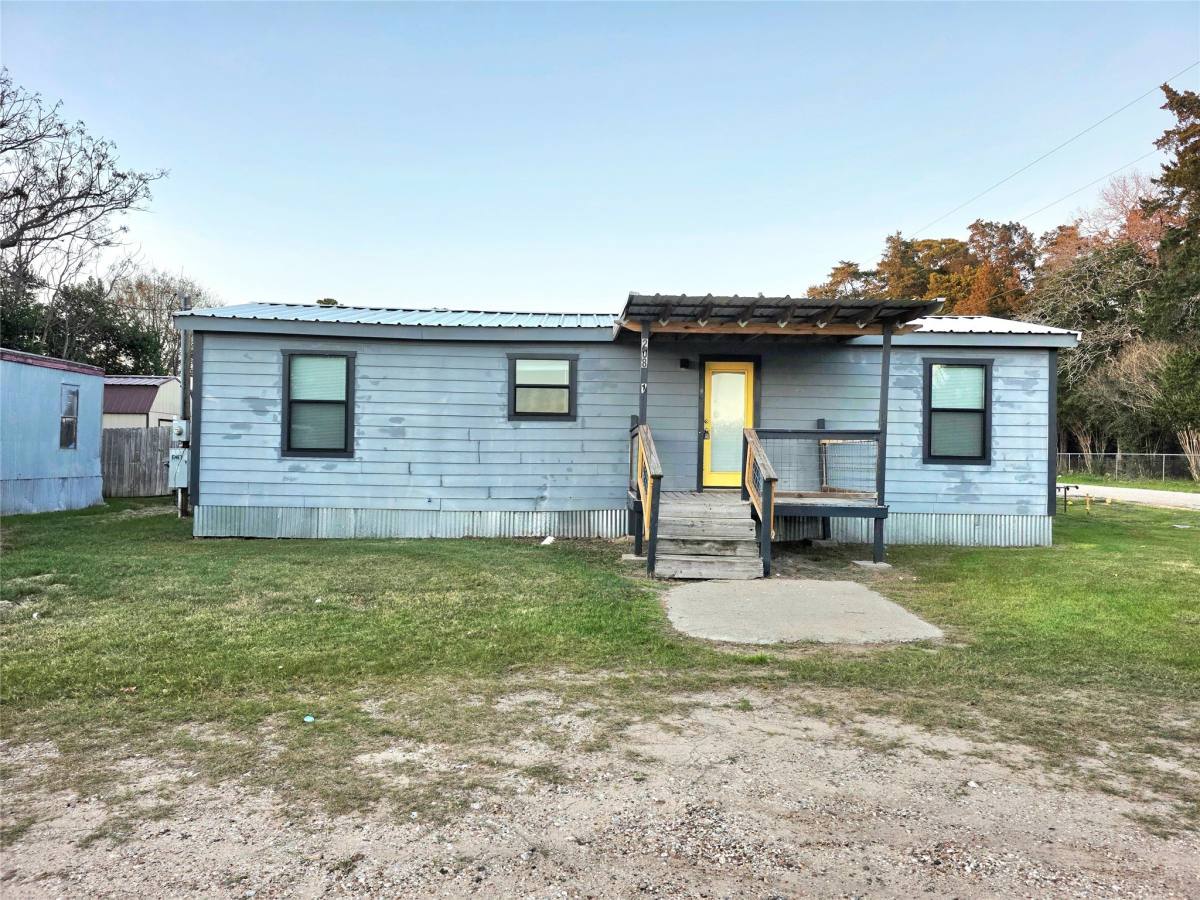 Apartment for rent at 208 Cemetery Rd #208-1, Willis, TX 77378
